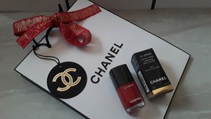 New Chanel Christmas 21 Le Vernis 913 Rouge Intemporel Nail Colour Gift Bag Ebay
