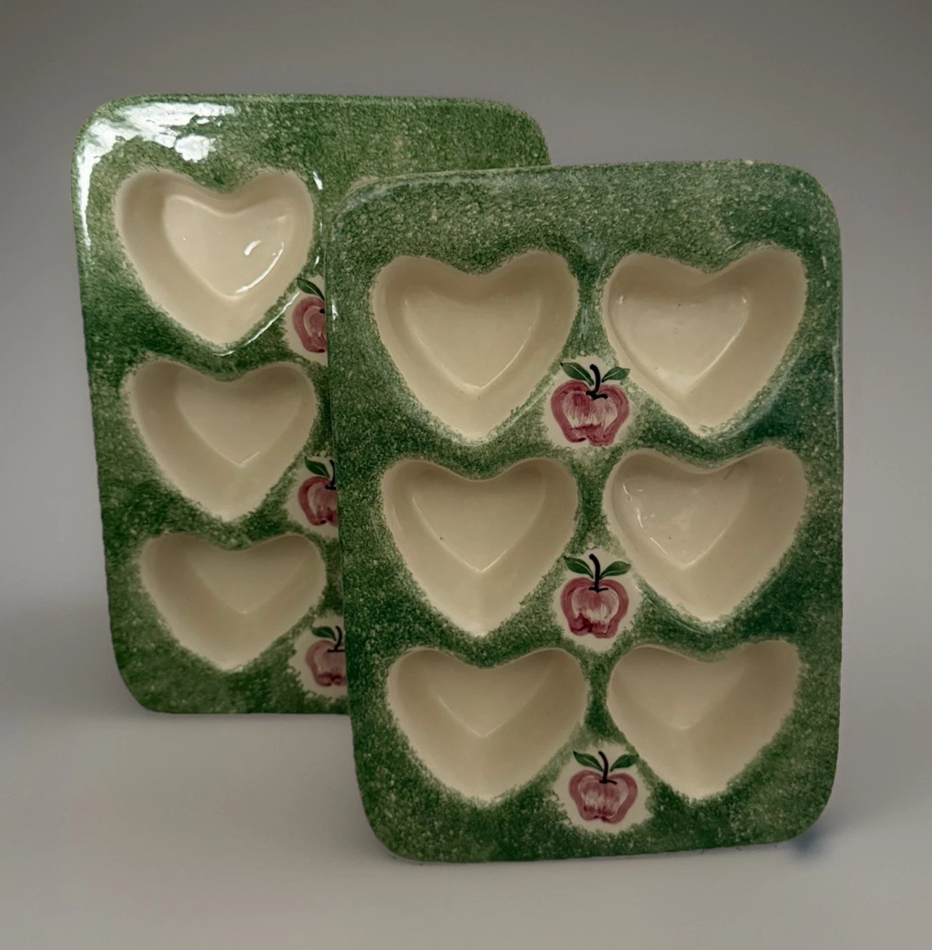 VINTAGE Heart Shaped APPLEStoneware Muffin Cupcake Baking Pan Pottery Spongeware
