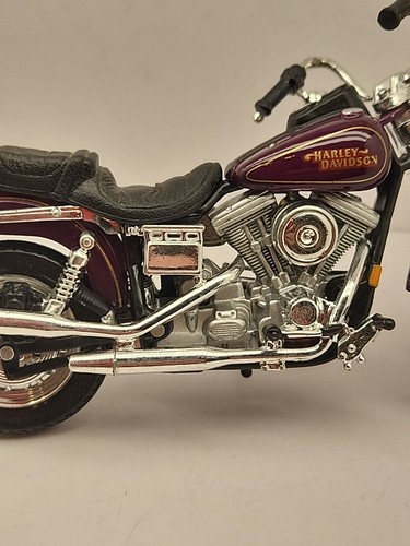 Réplica de motocicleta Maisto Harley-Davidson diecast y plástico escala 1:18 - Imagen 3 de 19