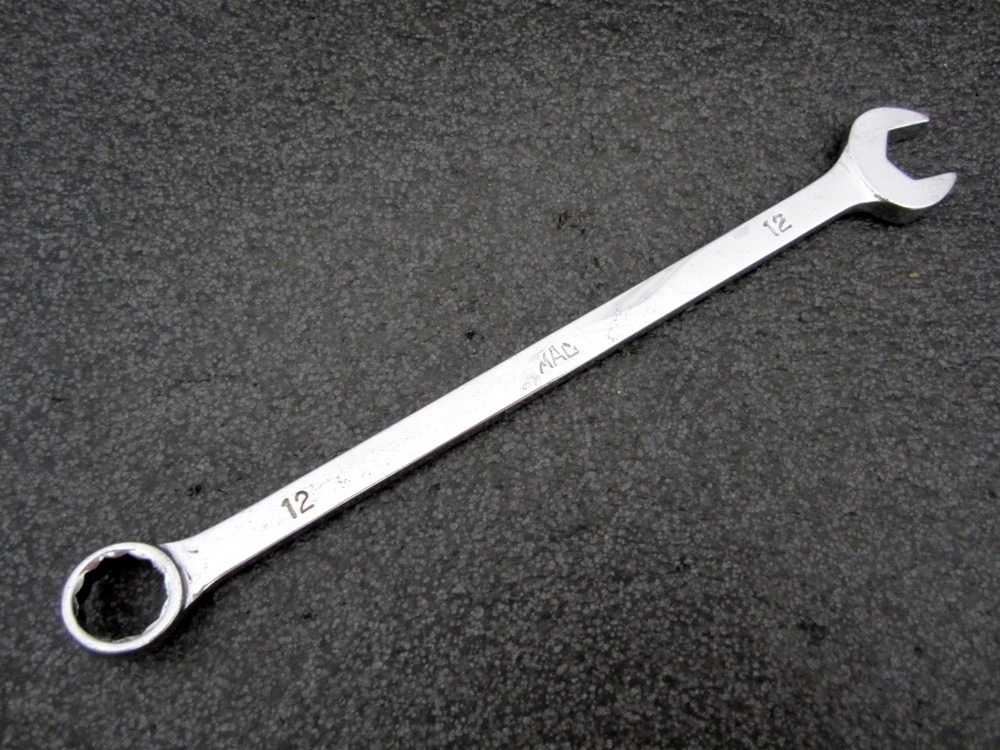 Jeu de 2 poinçons de dérive, 1 poinçon central, 2 ciseaux
