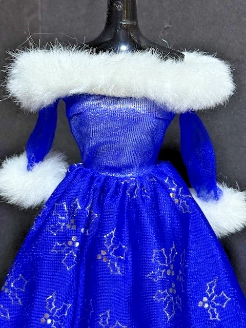 1999 Barbie Fashion Avenue Target Exclusive Blue Holiday Gown & Shoes - Image 2 of 4