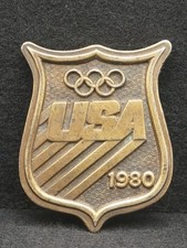 WA19143 VERY COOL VINTAGE 1980 USA OLYMPICS BADGE BELT BUCKLE