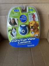 Uncle Milton 1538 Blue/White Pet's Eye View Clip On Digital Camera For Cat & Dog