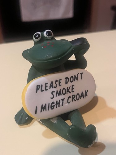 Vintage Please Don't Smoke I Might Croak Frog Figurine Ceramic Shelf Sitter - Picture 2 of 7