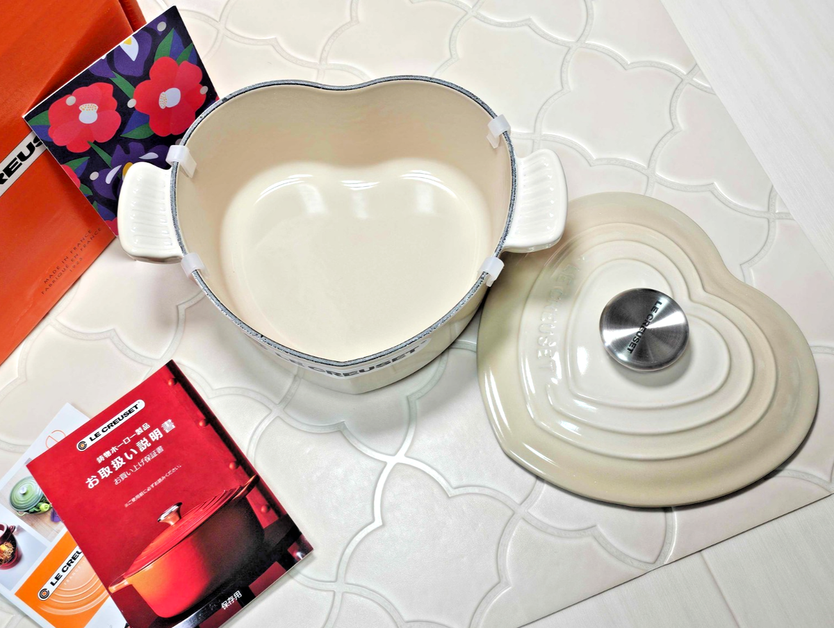 RARE Le Creuset Dune Almond Heart Shaped D'amour Dutch Oven 20cm 2
