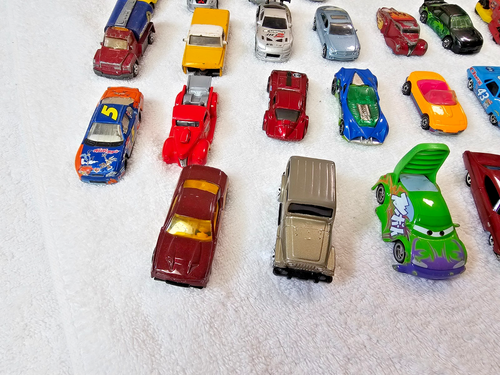 Lot Of 27 Loose Hot Wheels Vehicles Red Line & Assorted 1/64 Scale Brands & Year - Picture 7 of 7
