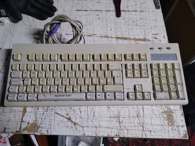 VINTAGE UK Accuratus ACK-295W Full Size Tastatur weiß kabelgebunden PS/2 QWERTY für PC