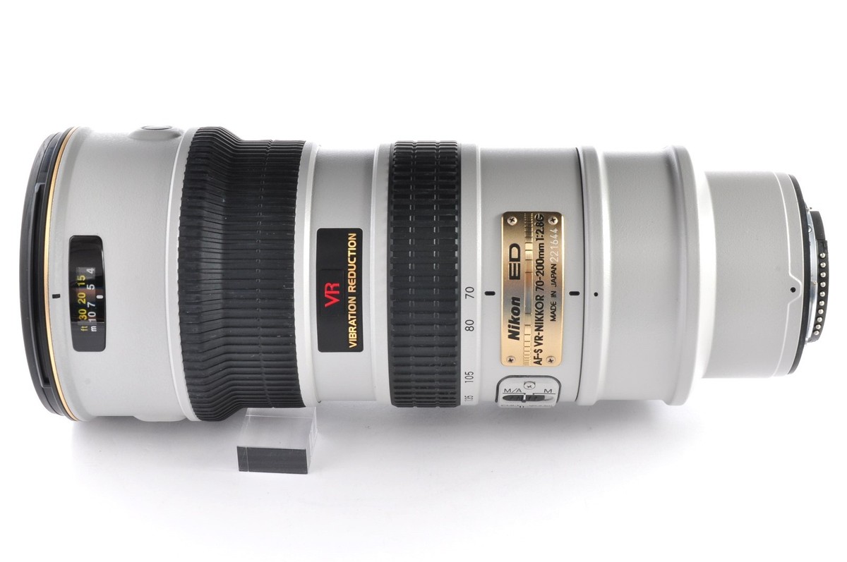 Nikon 70-200mm f/2.8G VR IF-ED AF-S Light Gray Near Mint