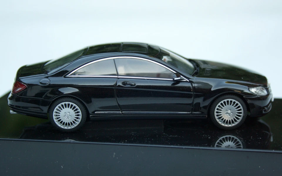 Mercedes-Benz CL Coupé C216 Anno 2006-2010, Nero, Modello AUTOart In Scala 1:43 - Immagine 3 di 4