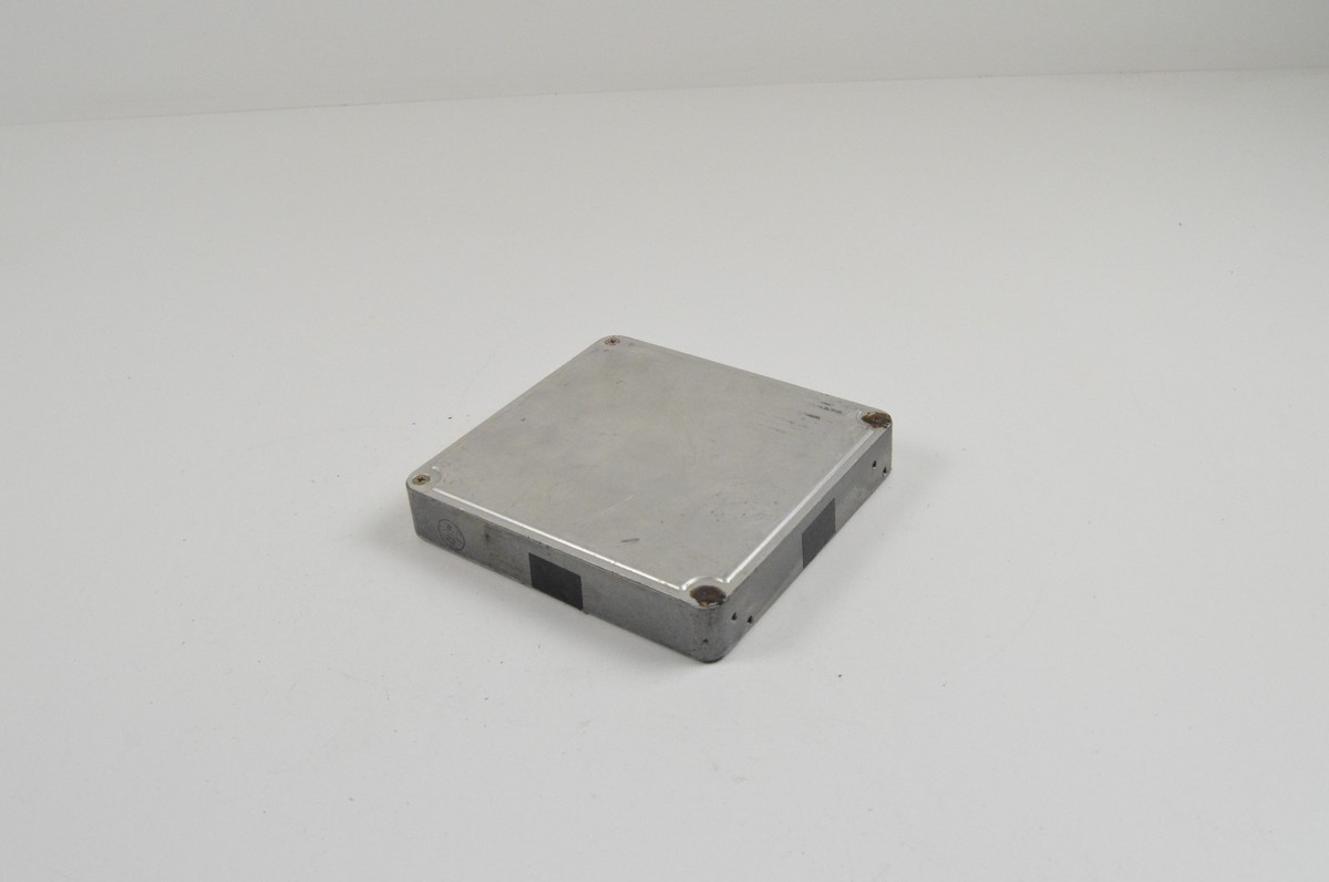 TOYOTA Engine ECU Control Module Unit 89561-14140 079700