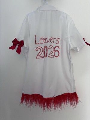 Yeah 6 Leavers Shirt, blaue Strasssteine & Halbschalen am Rücken, Schleifen, Federn