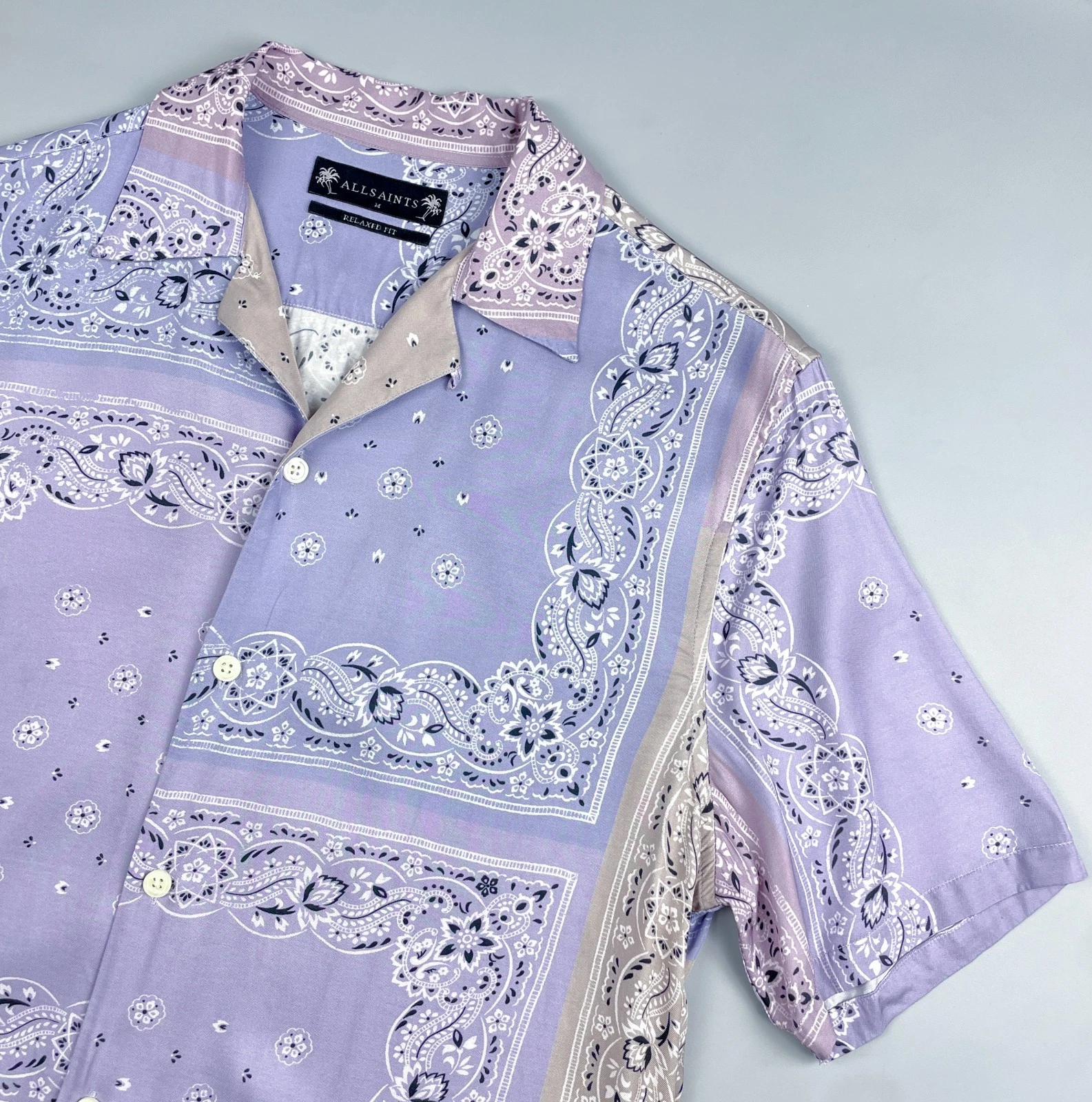 Men's AllSaints Tikal Short Sleeve Bandana 100% Viscose Shirt Size M Relaxed Fit
Opens in a new wind