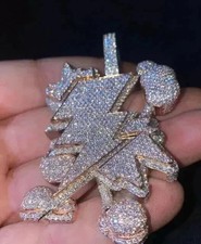 Ciondolo Charm Uomo Moissanite Taglio Tondo 3Ct Personalizzato 14k Placcato Oro Bicolore