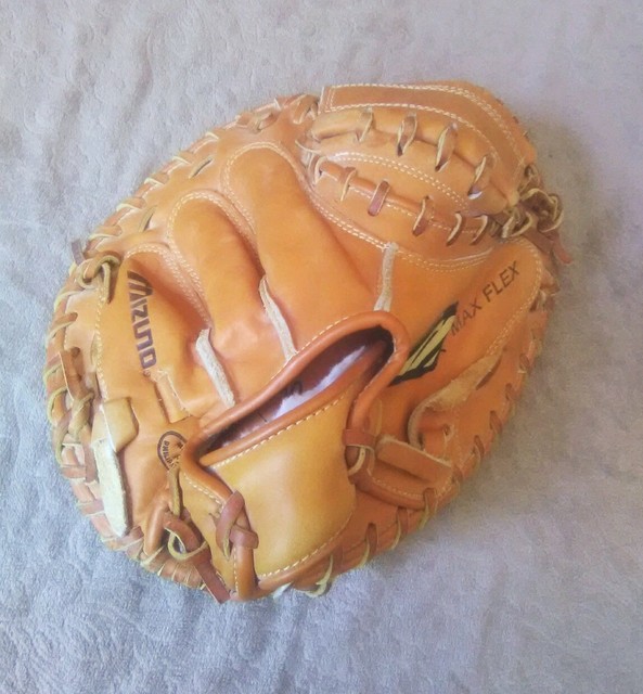 mizuno power close youth catchers mitt