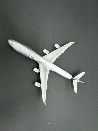 Dragon Wings Airbus A340-600 item: 55637 1:400 B.70 - Picture 10 of 11