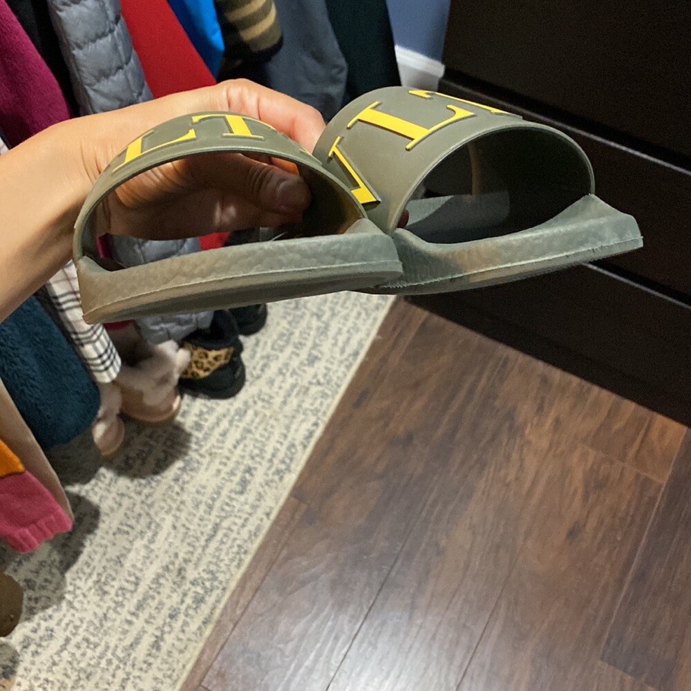 VALENTINO GARAVANISANDALI LOGO Yellow & Green VLTN Slides | eBay