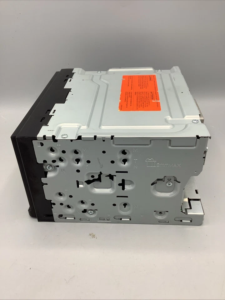 Pioneer MVH-AV251BT MultiMedia Digital Receiver. For Parts Or Not Working. - Image 3 of 4