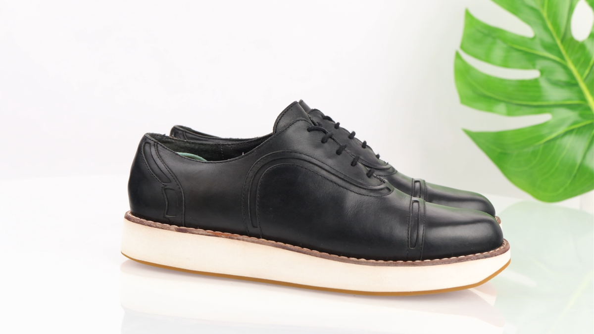 Camper Womens Nepomuk Oxford Size 40 9 Black Leather Platform