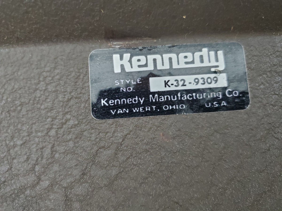 Vintage Kennedy K-32-9309 Carpenter's Tool Box Chest Saw Rack 32