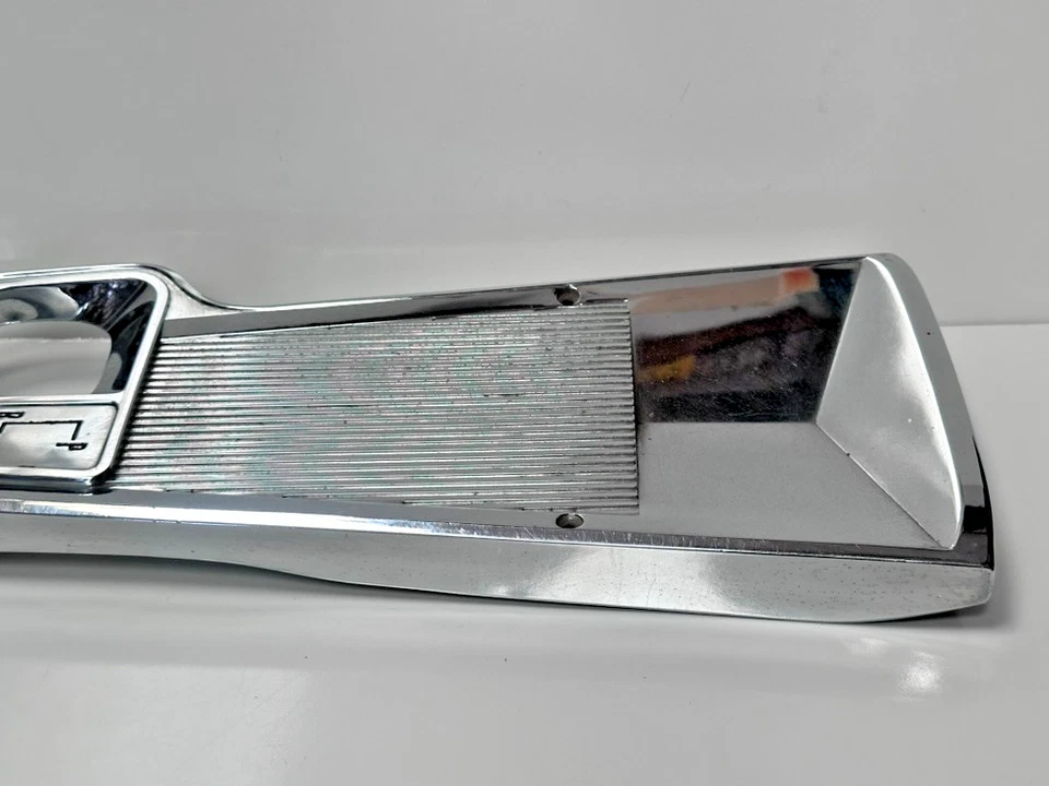 Chevy II Nova SS 1962-1964 consola central cromada original GM 3793747 Foto 2 de 4