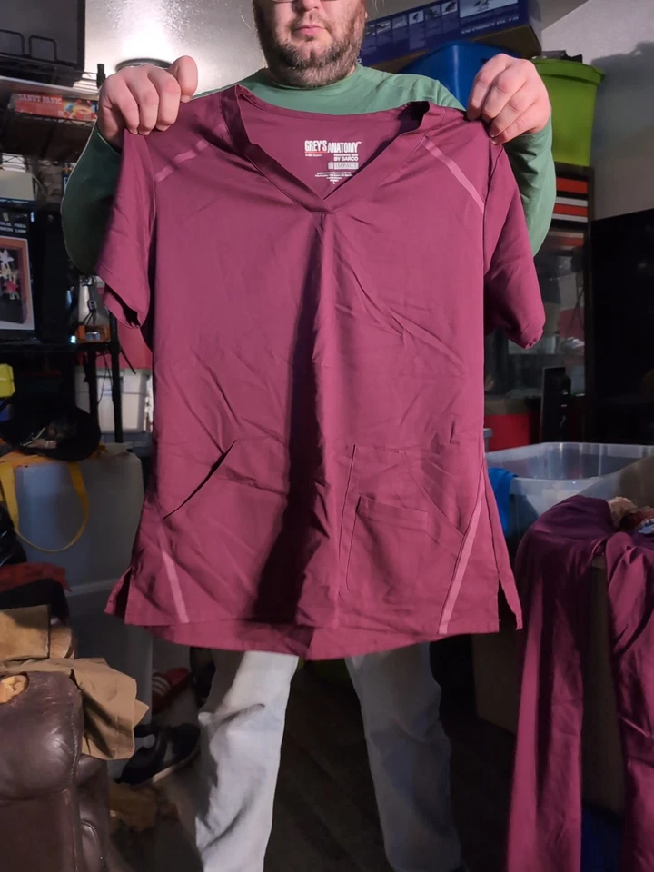 Large Grey's Anatomy Maroon Straight Leg Scrub Carbo Pant Large Shirt - Image 2 of 4