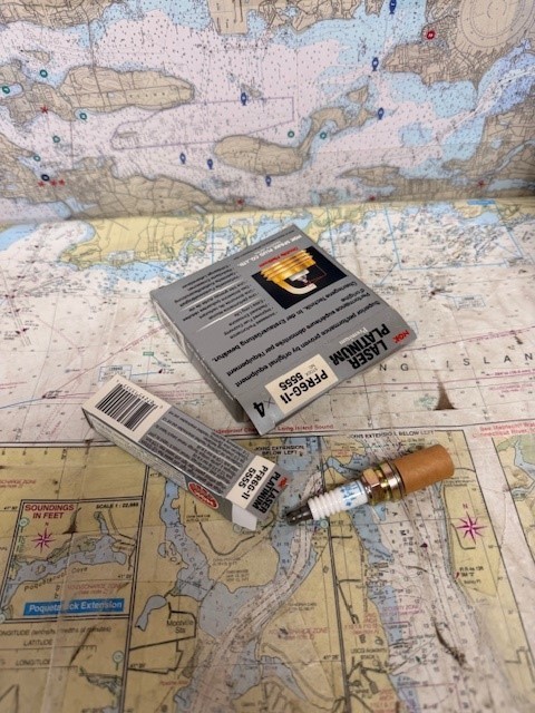 NGK pack of 4 #PFR6G-11 Laser Platinum Spark Plug 5555.