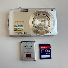 Nikon COOLPIX S3200 16.0MP Digital Camera Silver Works Excellent SD Card Battery