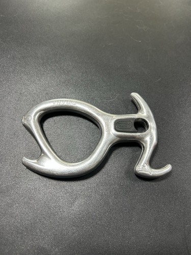 Petzl Pirana Aluminum Pear Shape Belay Device Rappel Decender Climbing & Caving