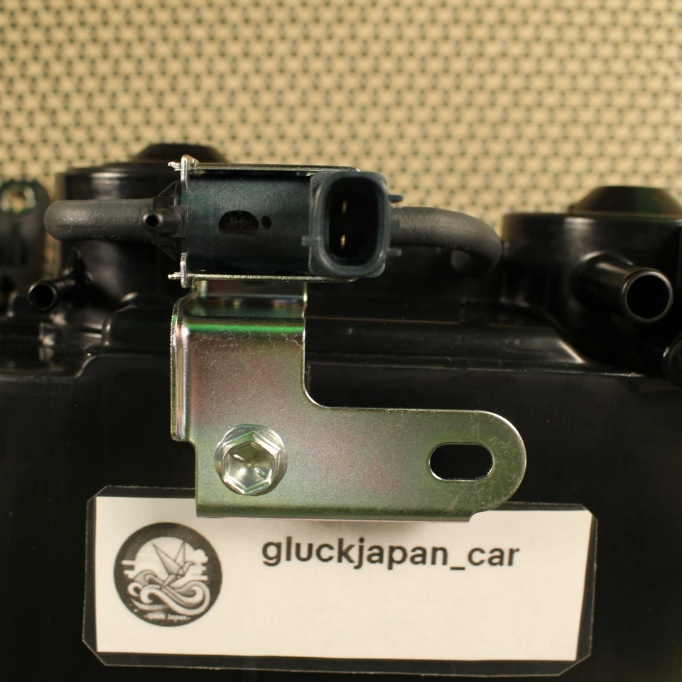 Conjunto de bote de carbón original Toyota 4runner 96-00 Tacoma 97-00 OEM Foto 3 de 4