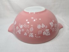 Vintage Pyrex Pink Gooseberry Cinderella Mixing Bowl #444 Four Quart EUC