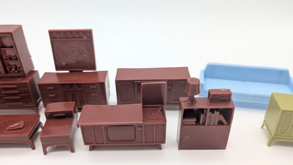 LOTE 11 piezas de muebles vintage para casa de muñecas Marx modernos de mediados de siglo de Brasilia Foto 4 de 4