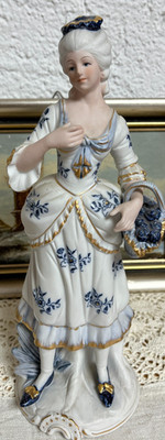 Royal Meridian Deutsche Noritake Porzellan Figur Dame Rokoko mit Blumenkorb