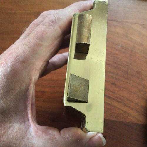 POLISHED BRASS Old vintage retro style door rim lock 2 Keys Restoration - Picture 6 of 8
