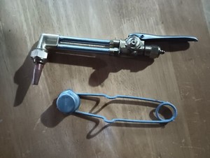 Cutting Tourch 142C with tip and sparker