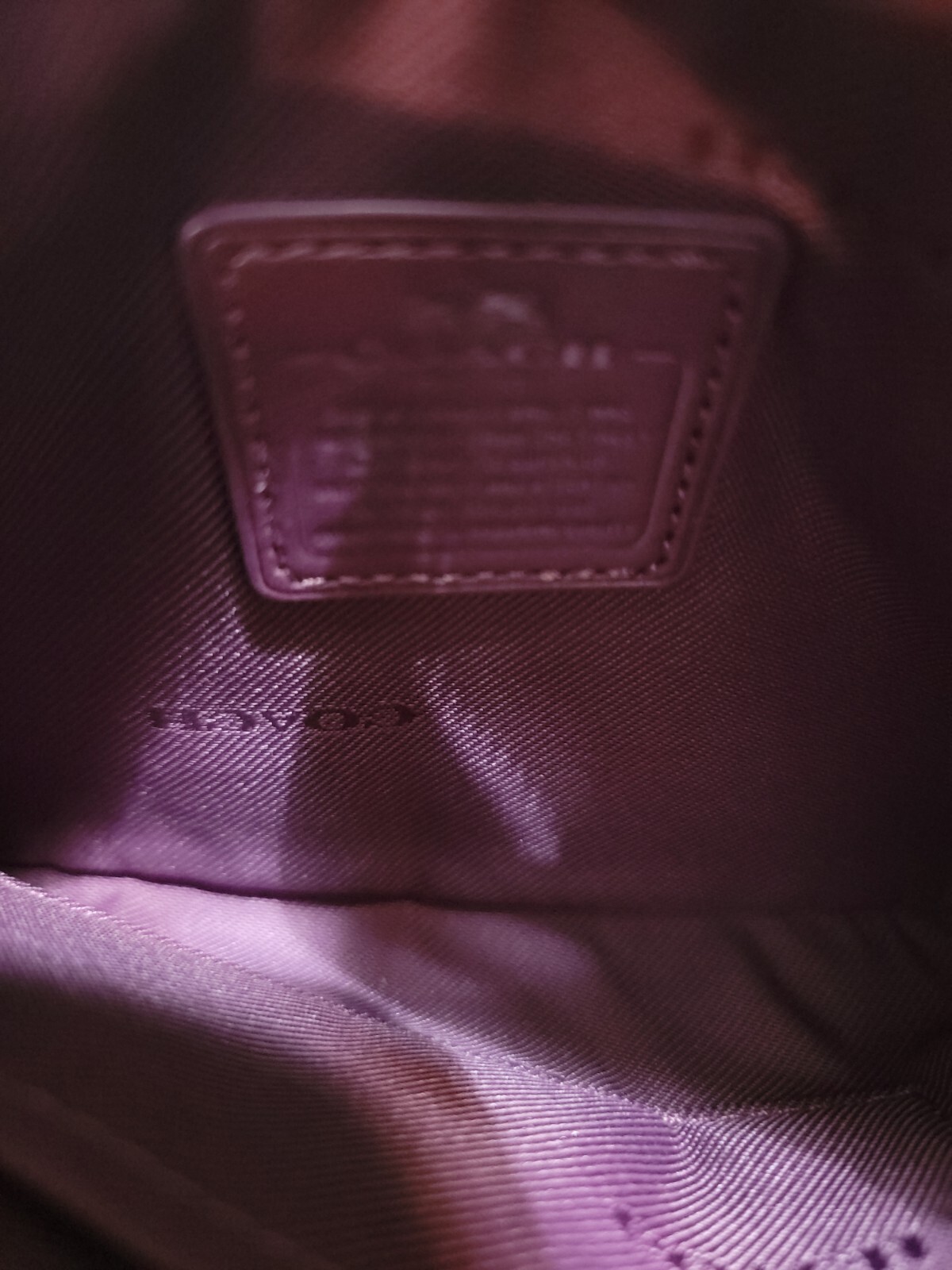 COACH OMBRE RIVETS Burgundy PEBBLED LEATHER WRISTLET … Gem