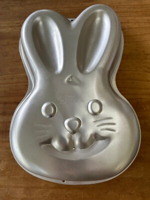 Wilton Easter Bunny Aluminum Cake Pan Mold 2003 #2105-2074
