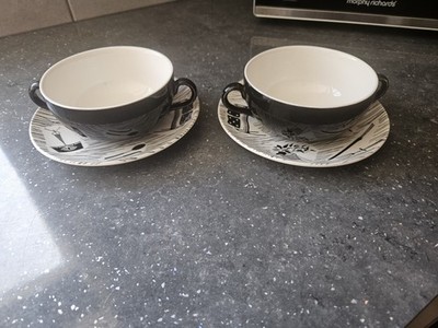 PAAR VINTAGE RIDGWAY KERAMIK ZWEI GRIFFE SUPPE COUPE GESCHIRR & UNTERTASSEN HAUSFRAU