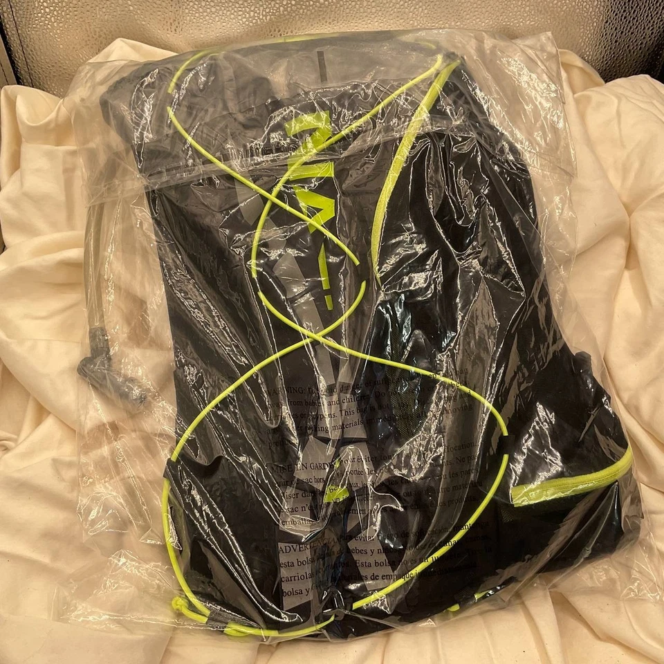 Pacote de hidratação Nathan VaporAir 3.0 7 litros preto/verde NOVO - Imagem 2 de 4