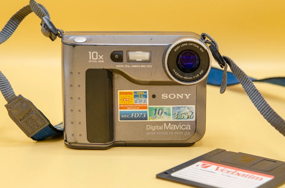 Sony Digital Mavica FD73 Digital Camera - Image 2 of 4