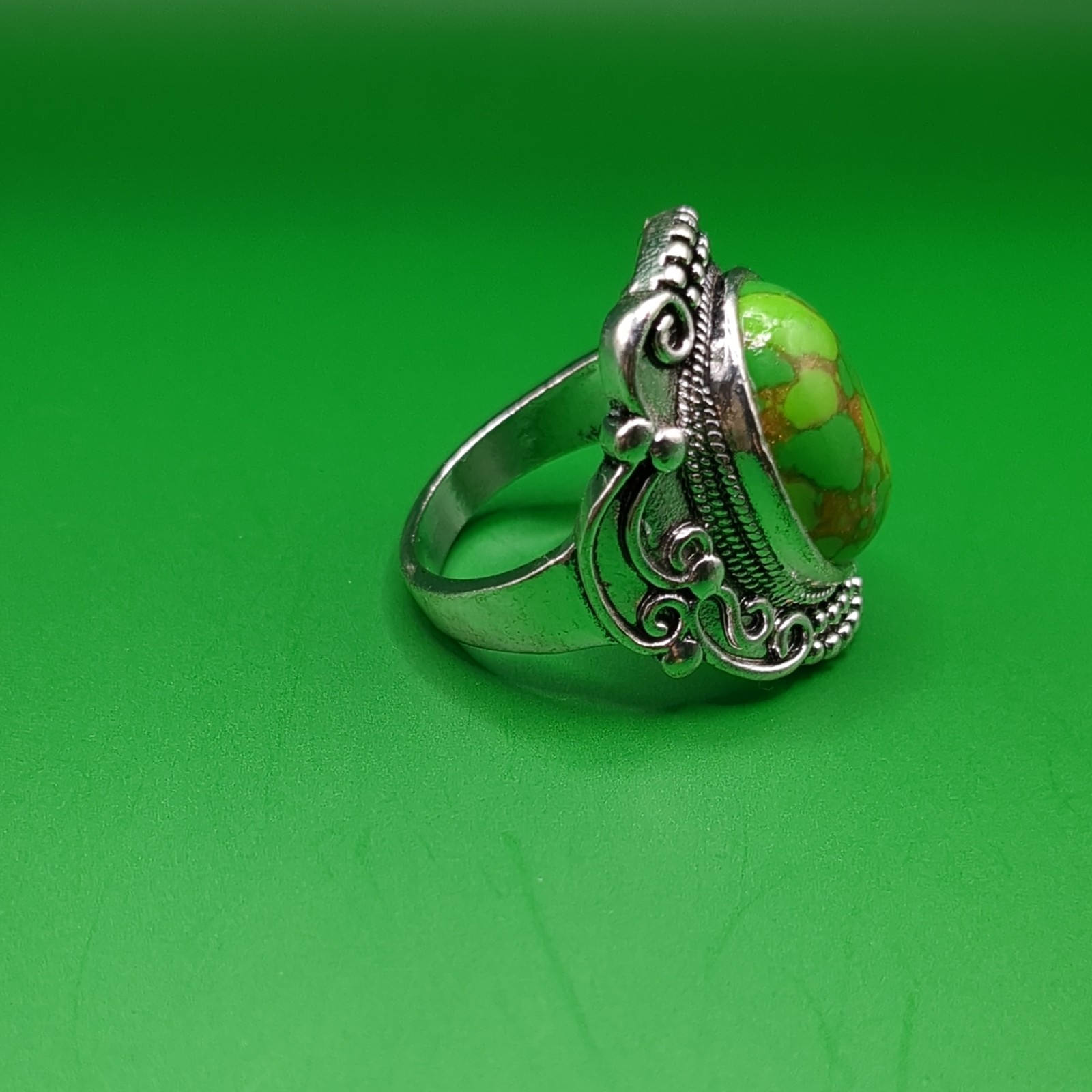 Green Oval Statement Ring Bezel Setting Silver To… - image 4