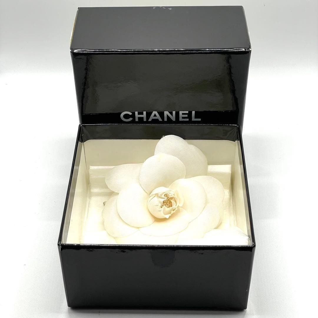 Chanel Camellia Corsage Brooch Offwhite Nylon Box Included Size 8.5cm