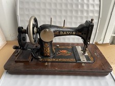 Davis Sewing machine - Hand Crank - American Vintage Wooden 