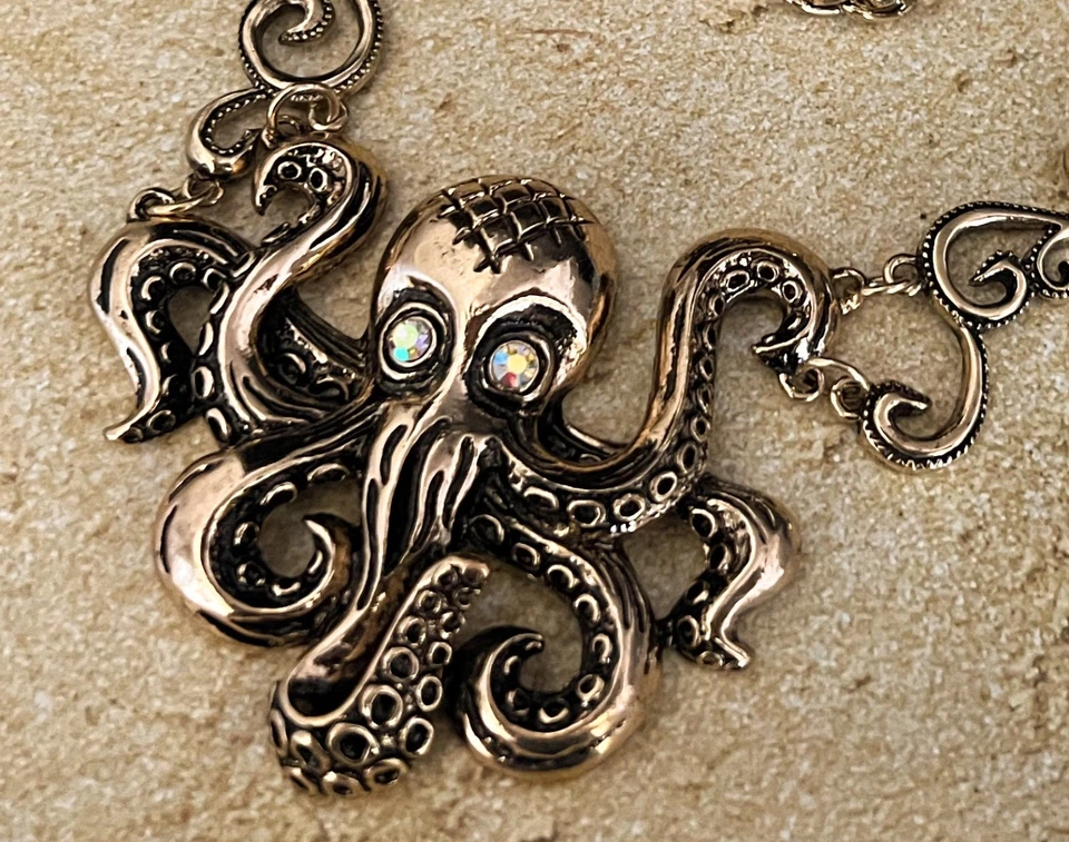 Collar pulpo enorme colgante babero inspirado en Cthulhu Foto 3 de 4