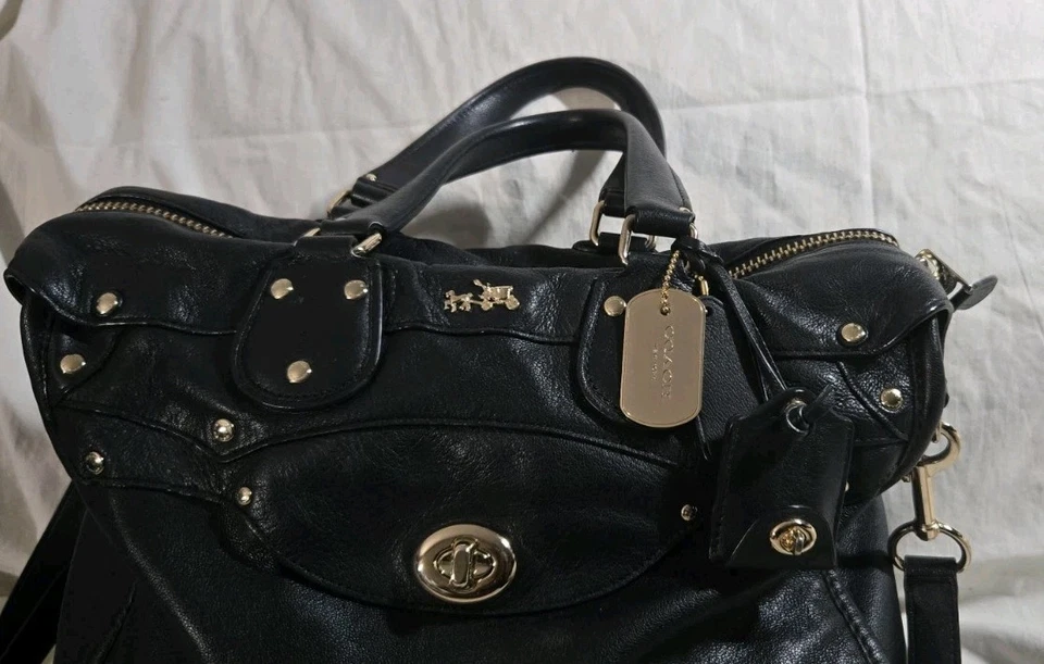 Bolso Bandolera Coach Negro Guijarro Cuero Rhyder 33687 Llavero Turnlock Foto 3 de 4