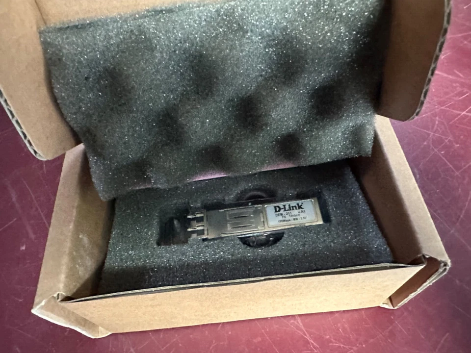 NEW DEM-211 D-Link Compatible 100BASE 1310nm 2km Transceiver - Image 2 of 4