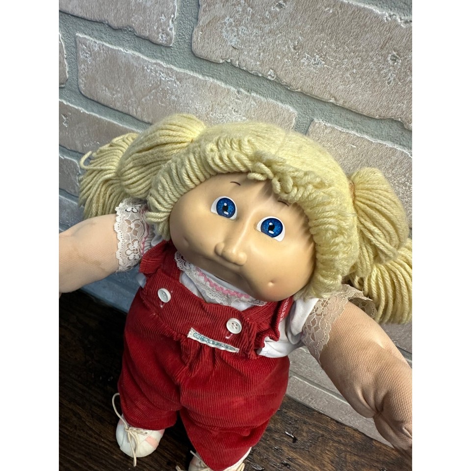 Vintage 1982 Cabbage Patch Kid Doll Blonde Yellow Yarn Hair Red