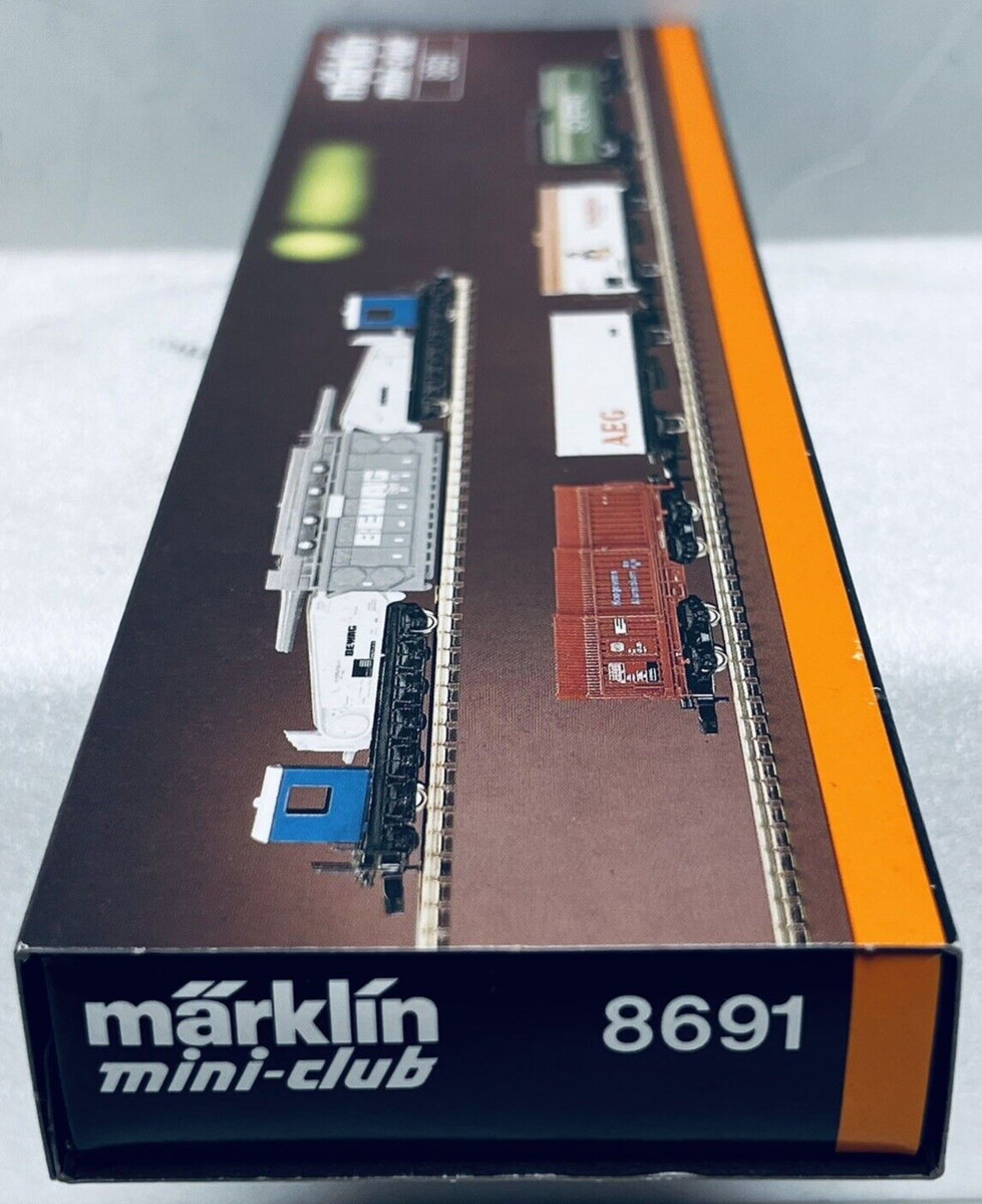 Marklin Mini-club - Z Gauge No 8871 Ice passenger set; a conforming