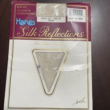 VTG Hanes Silk Reflections Pantyhose Pearl Sz C-D Sandalfoot Control Top