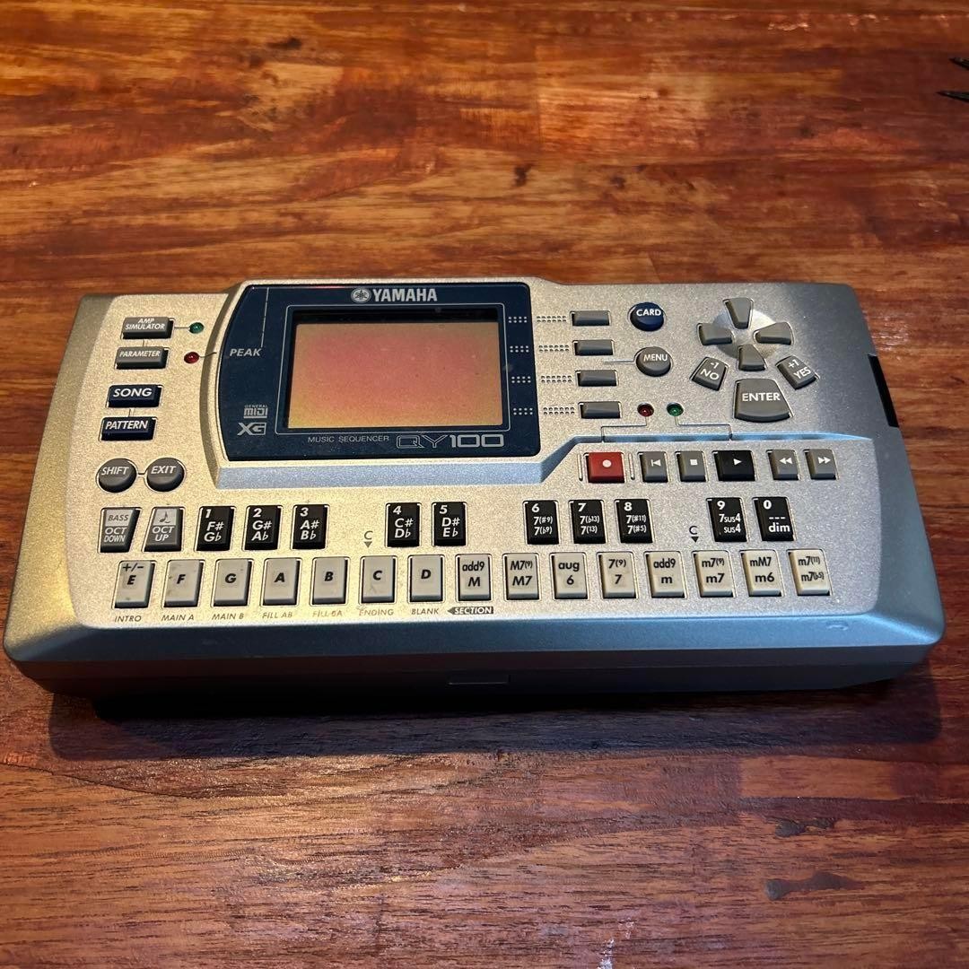 YAMAHA QY100 シーケンサー Yamaha QY100 24 Track Portable MIDI Sequencer for sale