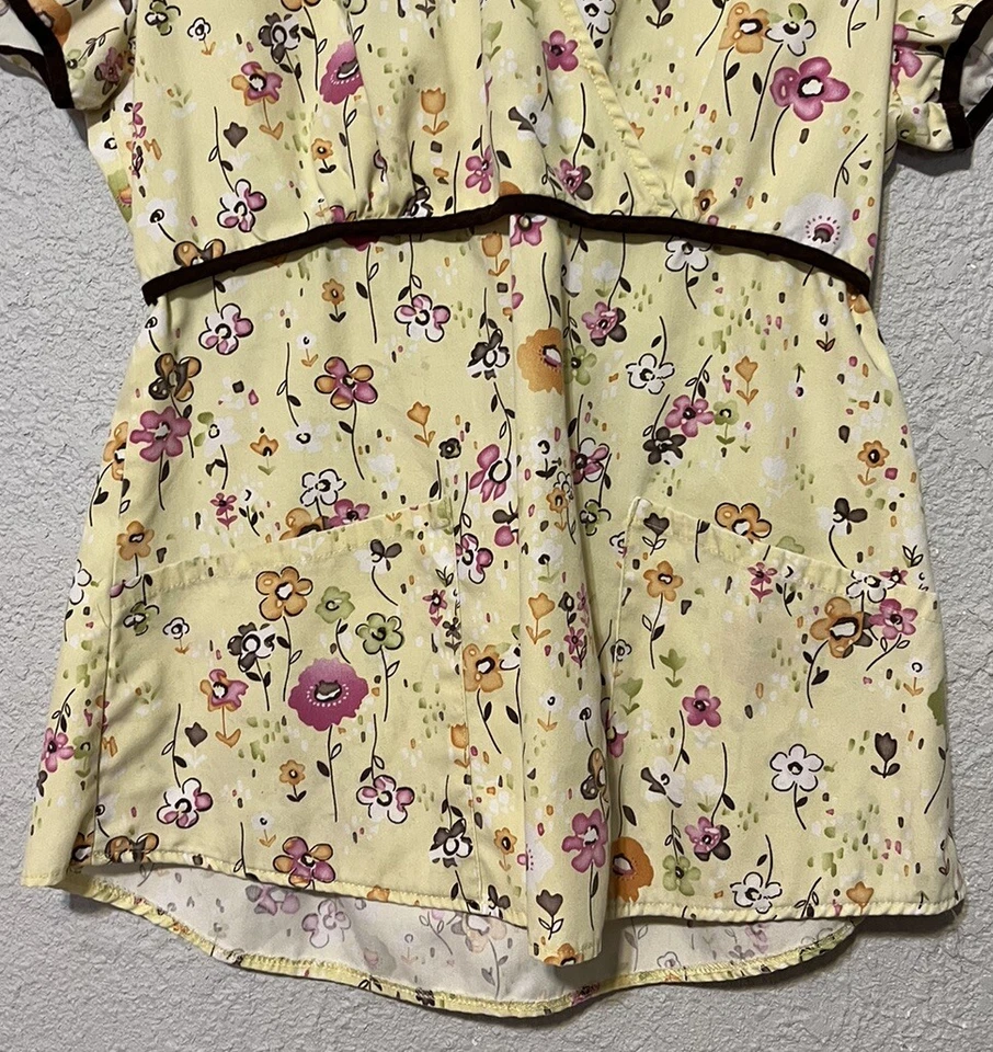 SB Scrub Top Women Small Yellow Flowers Pullover Elastic Waist V Neck - Image 3 of 4
